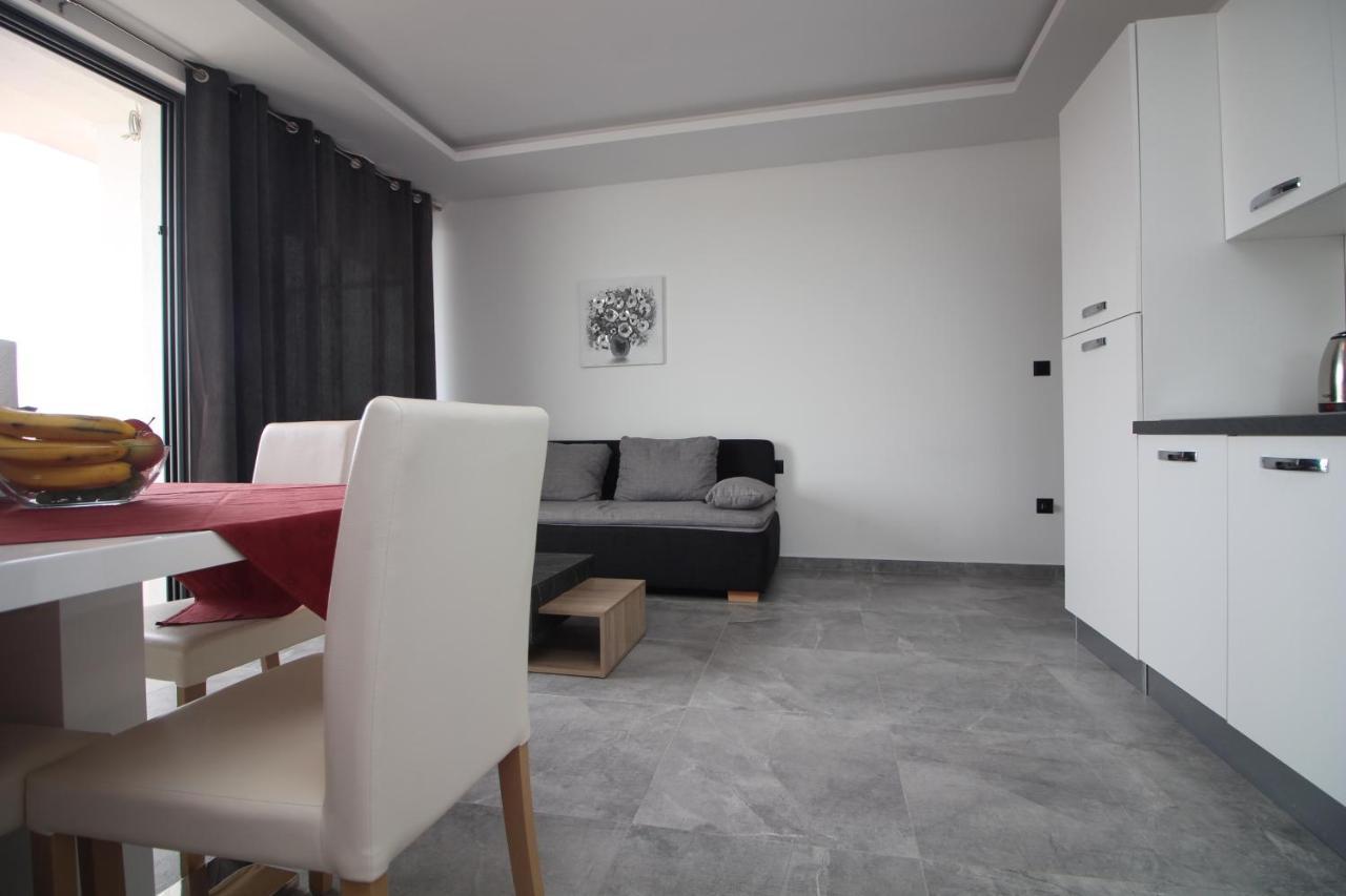 Apartments Toni 普利莫顿 外观 照片